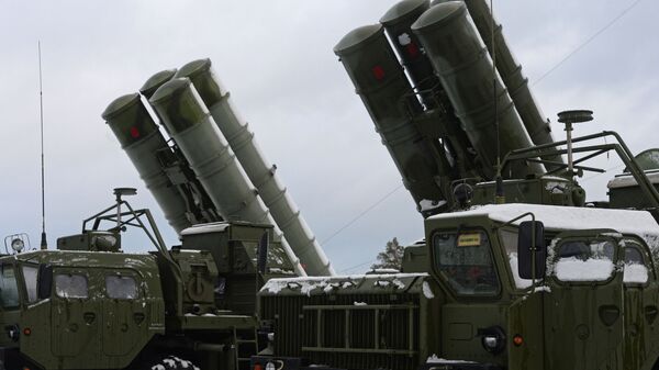 Пусковые установки зенитной ракетной системы С-400 Триумф - Sputnik Кыргызстан