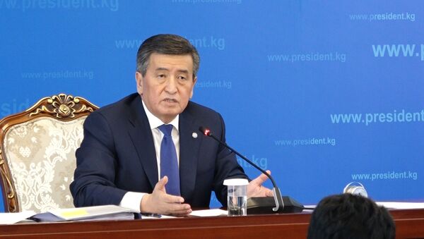 Что Жээнбеков сказал об Атамбаеве — полное видео ответа с переводом - Sputnik Кыргызстан