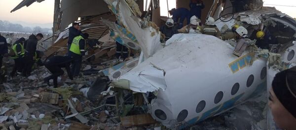 Авиакрушение пассажирского самолета в Алматы Авиакрушение пассажирского самолета в Алматы - Sputnik Кыргызстан