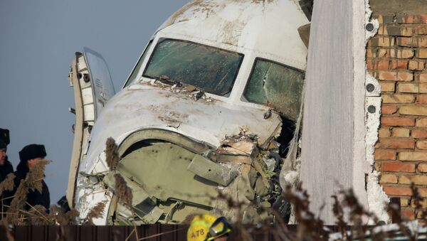 Авиакрушение пассажирского самолета под Алматы - Sputnik Кыргызстан