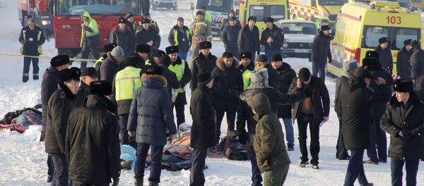 Крушение пассажирского самолета в Казахстане - Sputnik Кыргызстан