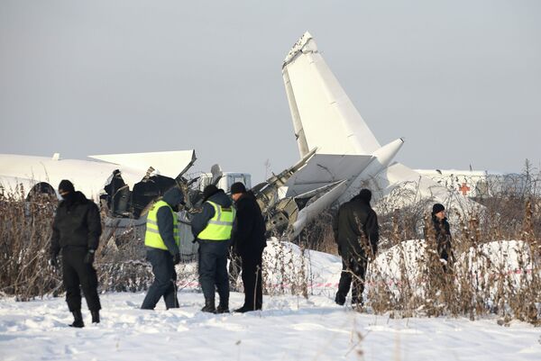Авиакрушение пассажирского самолета под Алматой - Sputnik Кыргызстан