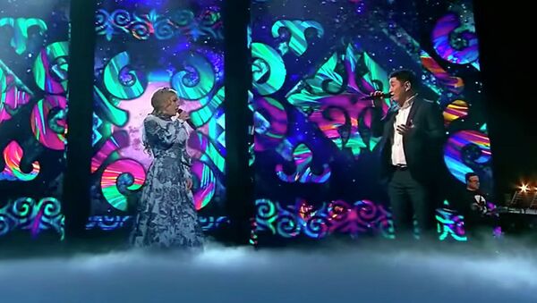 Пелагея и Нуржигит спели на кыргызском языке на шоу Голос. Видео - Sputnik Кыргызстан