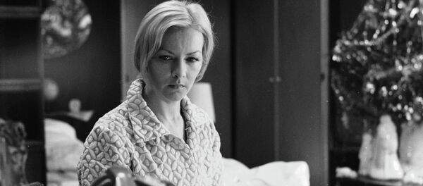 Актриса Барбара Брыльска во время съемок художественного фильма Ирония судьбы, или с легким паром. - Sputnik Кыргызстан