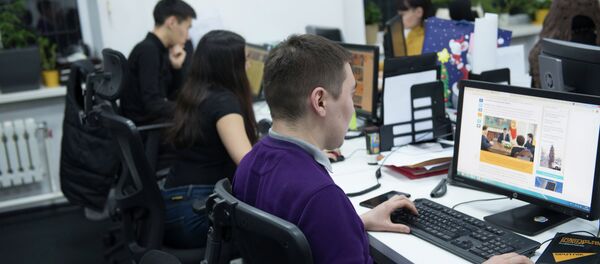 Сотрудники Sputnik Кыргызстан на рабочем месте - Sputnik Кыргызстан