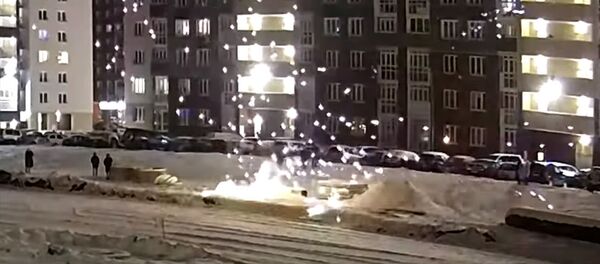 Петарда жардырам деп киши оз колунда жарылган. Архив Петарда жардырам деп киши оз колунда жарылган. Архив - Sputnik Кыргызстан