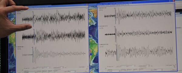 Сейсмограф аппаратынын көрсөткүчү. Архив - Sputnik Кыргызстан