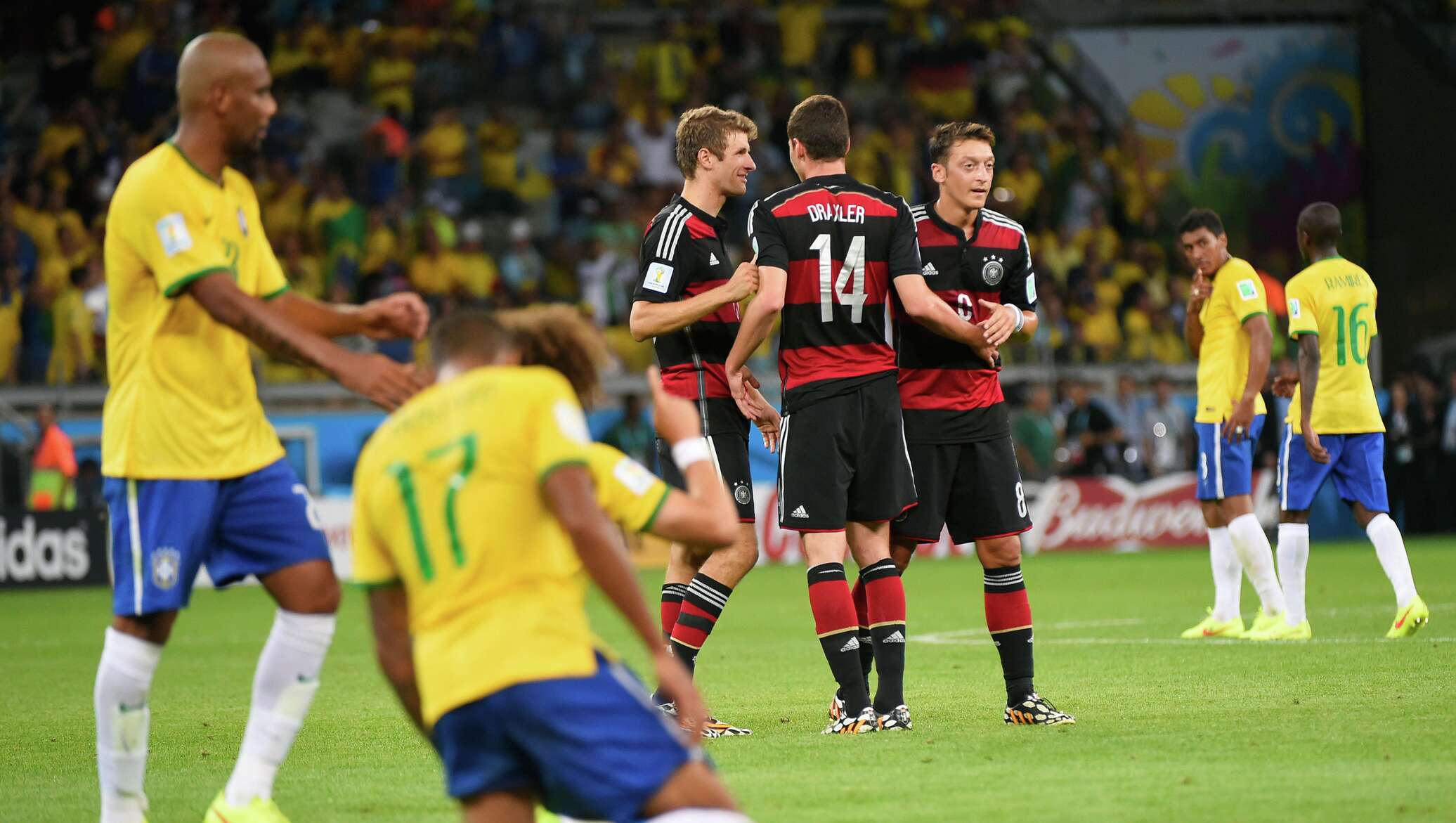 Германия первая игра. Бразилия Германия 1-7. ЧМ 2014 Германия Бразилия 7:1. Матч Бразилия Германия 2014. Германия Бразилия 2014 полуфинал.