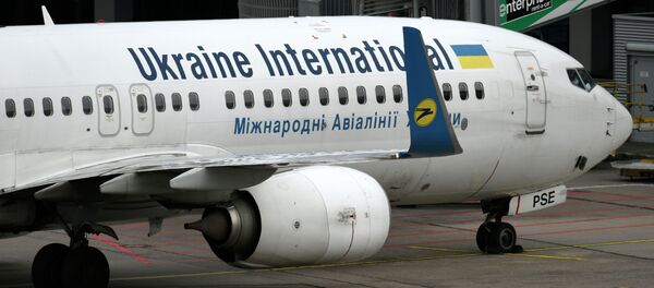 Самолет Boeing 737-800 авиакомпании Украина  - Sputnik Кыргызстан