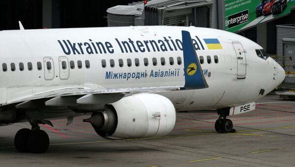 Самолет Boeing 737-800 авиакомпании Украина  - Sputnik Кыргызстан