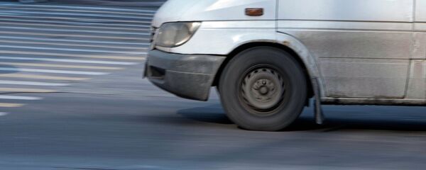 Работа маршрутного такси в Бишкеке Работа маршрутного такси в Бишкеке - Sputnik Кыргызстан