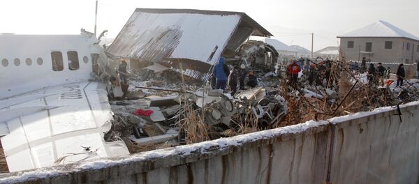 Крушение пассажирского самолета в Казахстане - Sputnik Кыргызстан