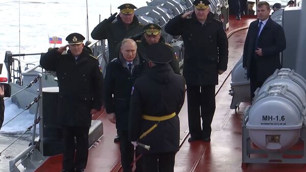 Владимир Путин наблюдал с корабля за пуском ракет — видео учений - Sputnik Кыргызстан