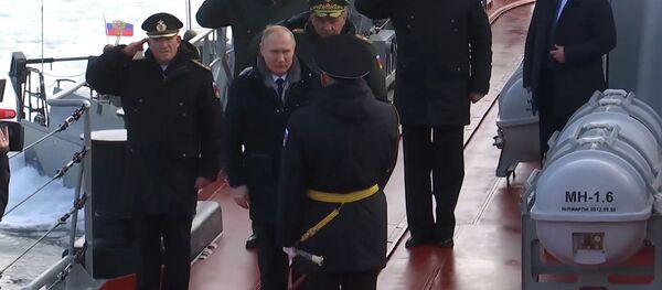 Владимир Путин наблюдал с корабля за пуском ракет — видео учений - Sputnik Кыргызстан