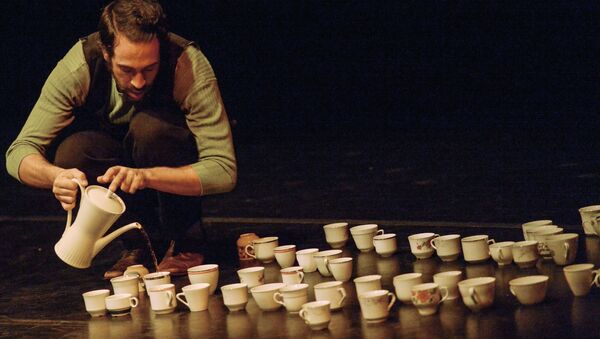 Балет Безумная чашка чая в рамках фестиваля современного танца DanceInversion - Sputnik Кыргызстан