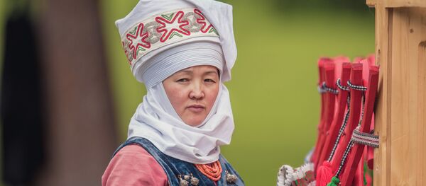 Кийиз дүйнө — көчмөн руху долбоордун жетекчиси Айдай Асангулова. Архив - Sputnik Кыргызстан