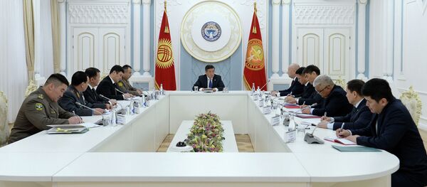 Президент Сооронбай Жээнбеков бүгүн, 13-январда, чек арадагы абал боюнча кеңешме өткөрдү - Sputnik Кыргызстан