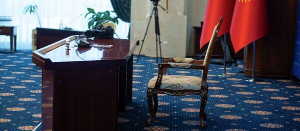 Кресло президента КР перед пресс-конференцией в государственной резиденции Ала-Арча. Архивное фото - Sputnik Кыргызстан
