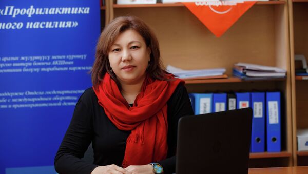 Исполнительный директор Ассоциации кризисных центров Толкун Тюлекова  - Sputnik Кыргызстан