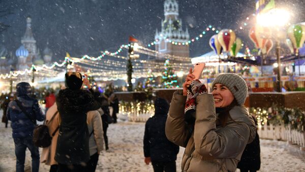 Новогоднее оформление города Москвы - Sputnik Кыргызстан