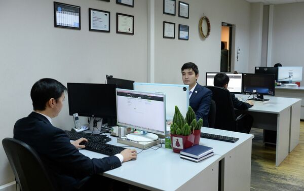 Глава государства добавил, что запуск дата-центра повысит безопасность обмена данными банковской системы в целом. - Sputnik Кыргызстан