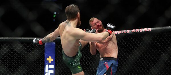 Бой Конора Макгрегора и Дональда Серроне в турнире UFC 246 в Лас-Вегасе - Sputnik Кыргызстан