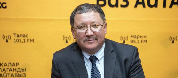 Заместитель председателя ГКПЭН Карыбек Ибраев Заместитель председателя ГКПЭН Карыбек Ибраев - Sputnik Кыргызстан
