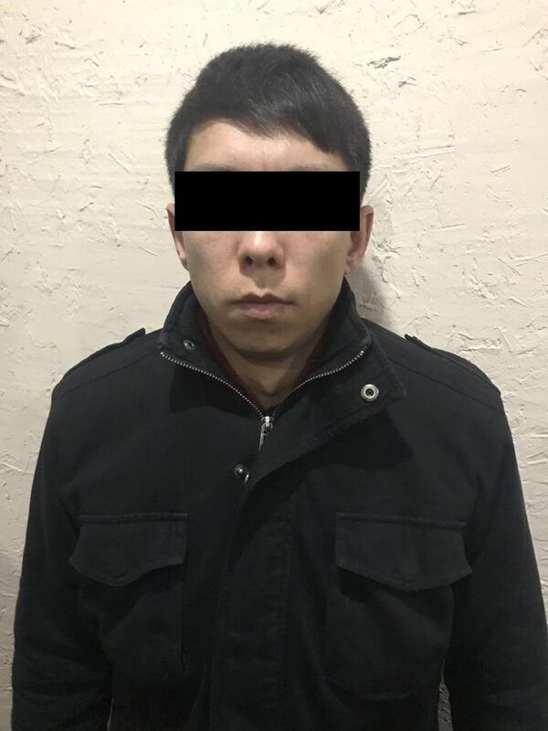 Милиционер вымогал деньги у мужчины в Бишкеке — подозреваемый задержан - Sputnik Кыргызстан