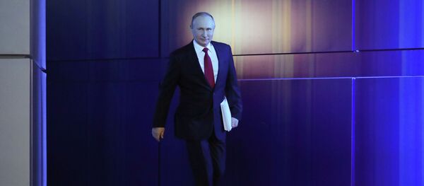 Ежегодное послание президента РФ В. Путина Федеральному Собранию - Sputnik Кыргызстан