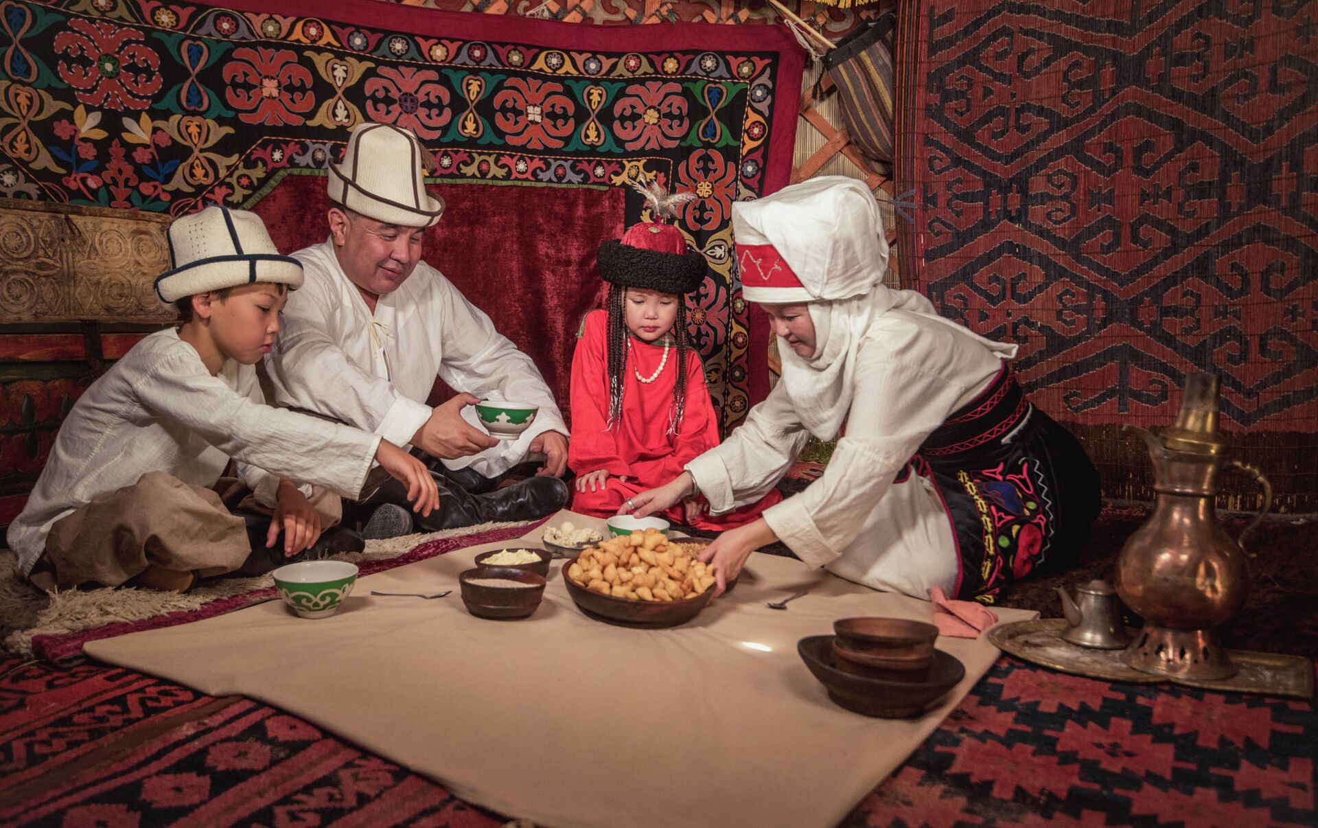 Кочевой народ Кыргызстана дасторкон