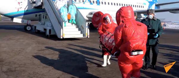 Как в Казахстане готовятся к прилету зараженного коронавирусом — видео - Sputnik Кыргызстан