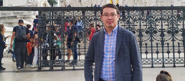 Директор компании по организации образования за рубежом Алтынбек Бегалиев - Sputnik Кыргызстан