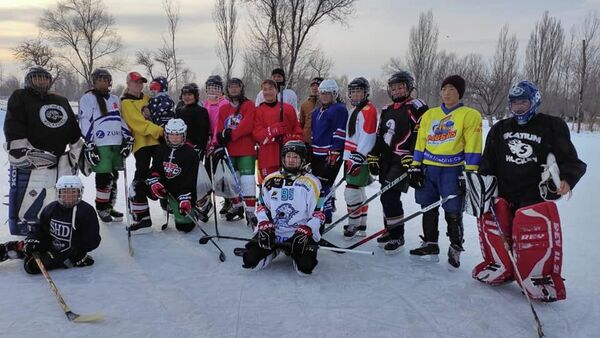 Первая женская команда по хоккею сформированная в Иссык-Кульской области - Sputnik Кыргызстан