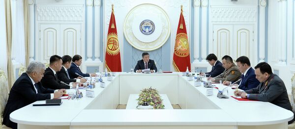 Расширенная рабочая встреча с президентом КР Сооронбаем Жээнбековым - Sputnik Кыргызстан
