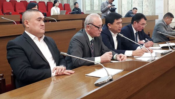 Заседание временной депутатской комиссии по изучению исполнения закона О профессиональных союзах - Sputnik Кыргызстан