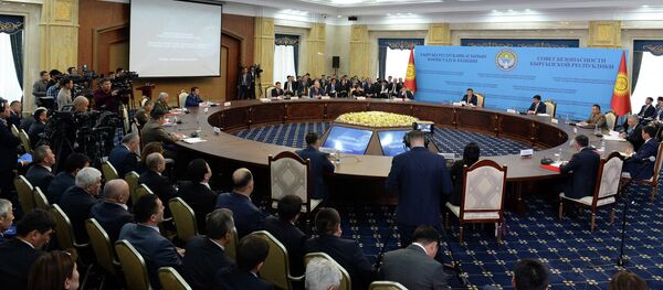 Президент Кыргызской Республики Сооронбай Жээнбеков на очередном заседании Совета безопасности Кыргызской Республики. 24 января 2020 года Президент Кыргызской Республики Сооронбай Жээнбеков на очередном заседании Совета безопасности Кыргызской Республики. 24 января 2020 года - Sputnik Кыргызстан