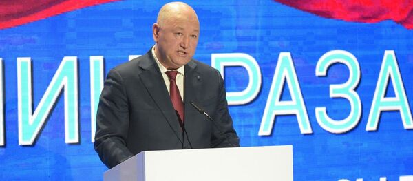 Вице-премьер КР Жениш Разаков во время выступления на международном форуме Digital Almaty: цифровое будущее глобальной экономики в Казахстане - Sputnik Кыргызстан