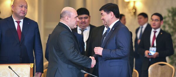 Рабочий визит премьер-министра Мухаммедкалыя Абылгазиева в Алматы - Sputnik Кыргызстан