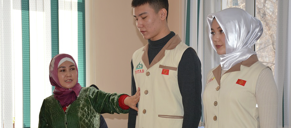 Презентация формы одежды для паломников Кыргызстана на хадж 2020 года - Sputnik Кыргызстан