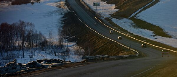 Автомобили на трассе. Архивное фото - Sputnik Кыргызстан