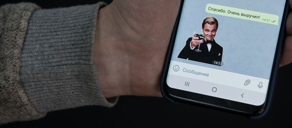 Стикер в мессенджере Telegram. Иллюстративное фото Стикер в мессенджере Telegram. Иллюстративное фото - Sputnik Кыргызстан