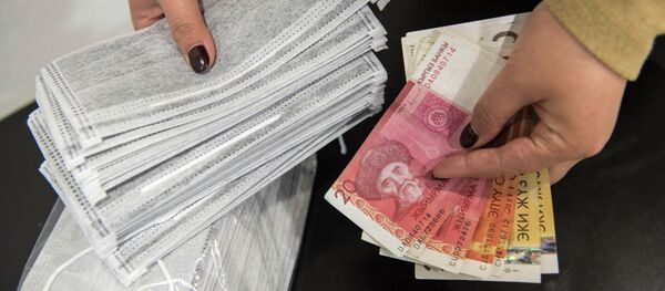 Дефицит медицинских масок в Бишкеке - Sputnik Кыргызстан