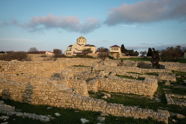 Аска бооруна чегилген тарых. Крымдын даңазалуу храмдары - Sputnik Кыргызстан