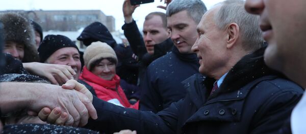 Рабочая поездка президента РФ В. Путина в Череповец Рабочая поездка президента РФ В. Путина в Череповец - Sputnik Кыргызстан