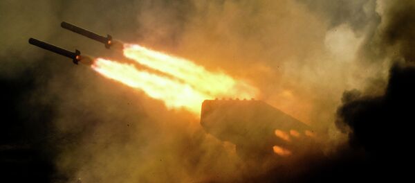 Тяжёлая огнемётная система (ТОС) залпового огня ТОС-1а Солнцепек. Архивное фото - Sputnik Кыргызстан