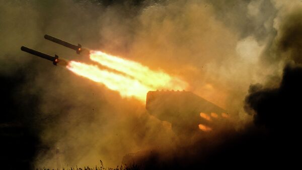 Тяжёлая огнемётная система (ТОС) залпового огня ТОС-1а Солнцепек. Архивное фото - Sputnik Кыргызстан