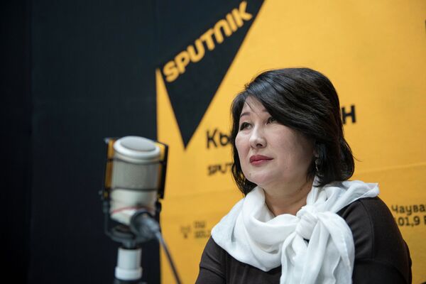 Госслужащая и переводчик Асель Мамадалиева - Sputnik Кыргызстан