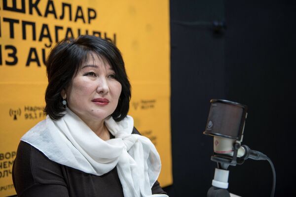Госслужащая и переводчик Асель Мамадалиева - Sputnik Кыргызстан
