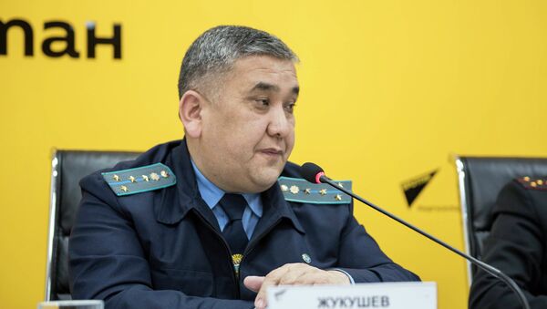 Недоливы на АЗС Бишкека: почему у Госэкотехинспекции связаны руки — видео - Sputnik Кыргызстан