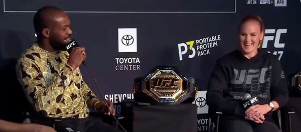 Лучший боец UFC высказался о Валентине Шевченко. Видео - Sputnik Кыргызстан